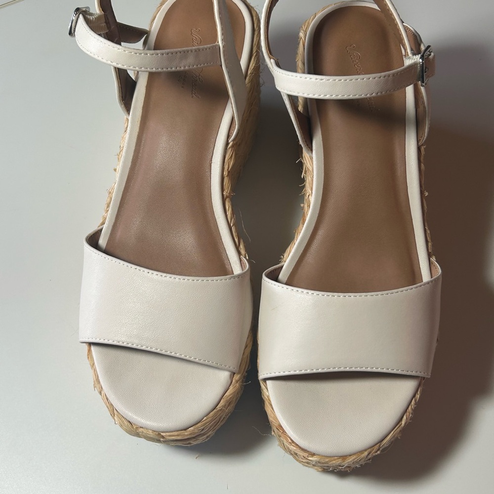 Universal Thread Tan Espadrille Sandals